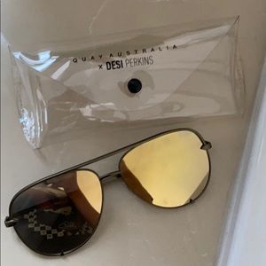 DESI high quay sunnies